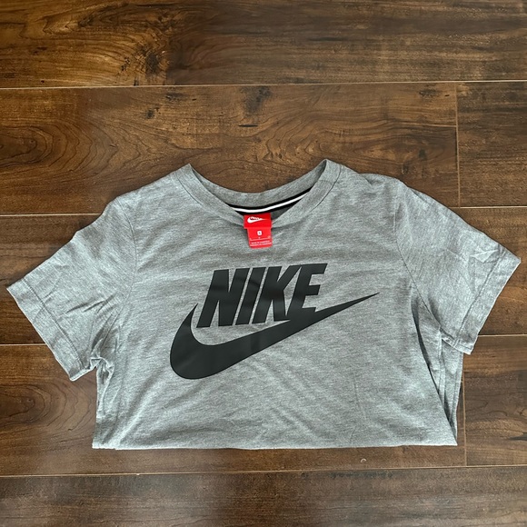 Women Nike T-shirt - Picture 1 of 2